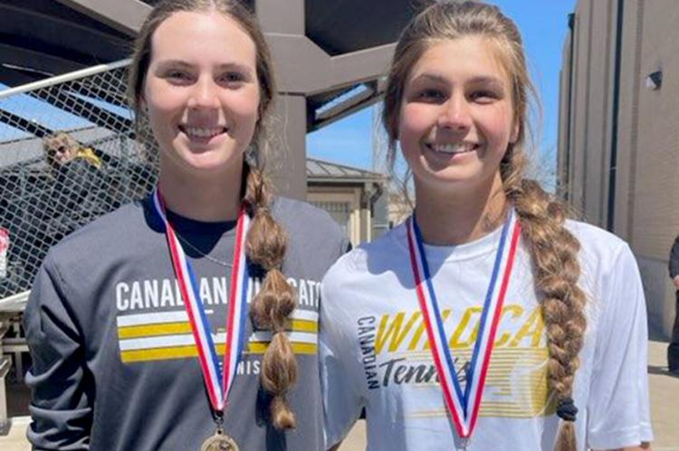 Ainsley Cook and Brooklyn Beedy