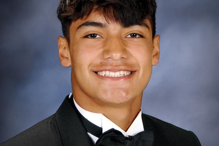 Valedictorian Julian Dominguez