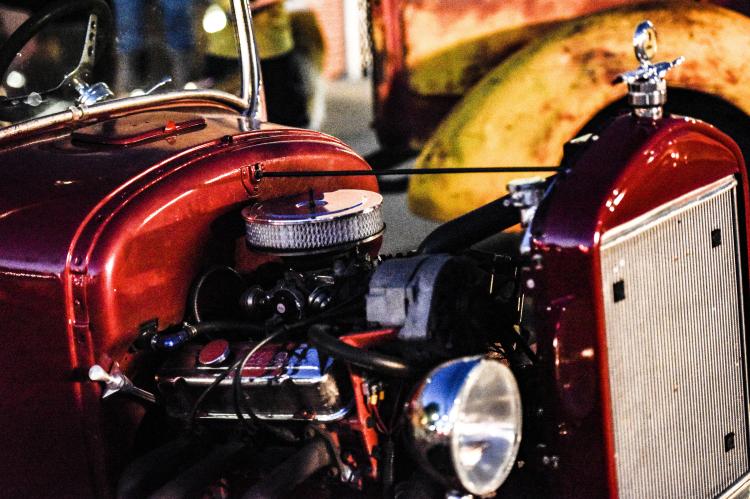 Main Street Canadian on Cruise Night