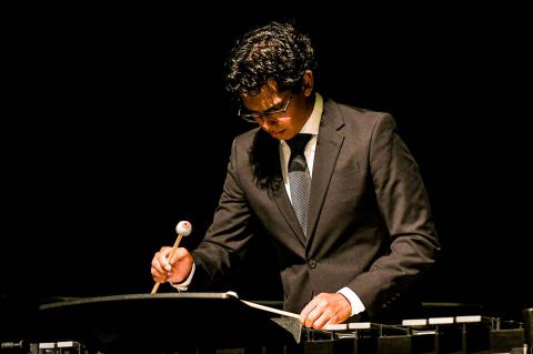 Alex Moreno in summer concert at the Texas Crown