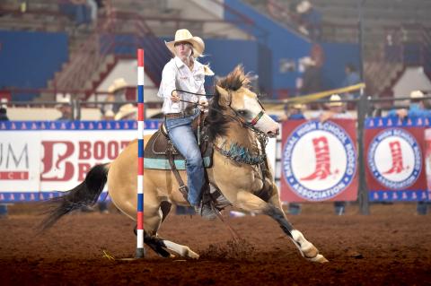 POLE BENDER DESSA HEXT AT THE 2020 NATIONAL HIGH SCHOOL RODEO FINALS
