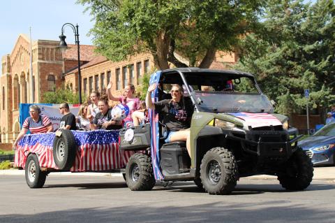 Float by Parade Organizers Jimmy and Eva Hammer (Alison Kennedy)
