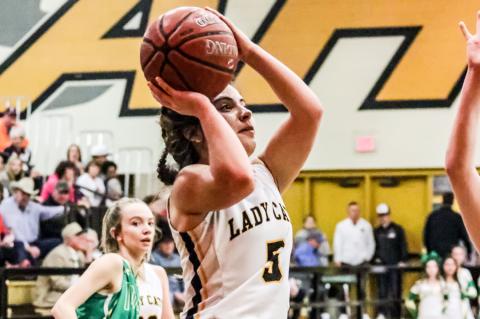 Jasmyn Moreno looks for a basket versus Idalou.