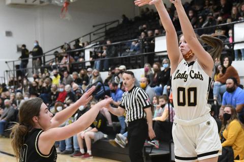 Kennedi Cook airmails one in win over Bushland