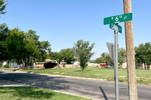 This lot at the corner of Sixth and Lamar Streets has stood empty for years, and only recently had a for sale sign posted there. Jimmy and Eva Hammer have plans to buy it and bring in a manufactured home to live in there, but the property is zoned for Single Family Residential, which prohibits mobile homes. Their request to the city for a variance stirred up a virtual hornet’s nest in council chambers Monday evening. 