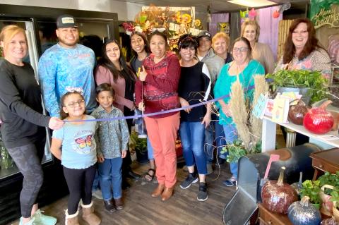 Perla's Flowers ribbon-cutting