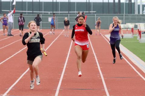Freshman Samantha Krehbiel in the 400-meter relay