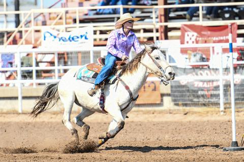 Tayln Wright, pole bending