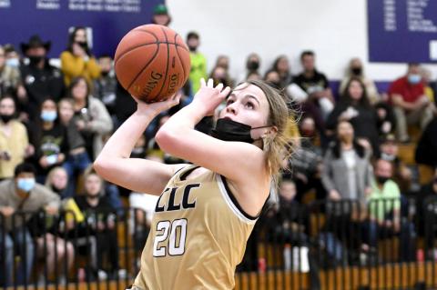 Tinley Pennington (20) flies to the bucket