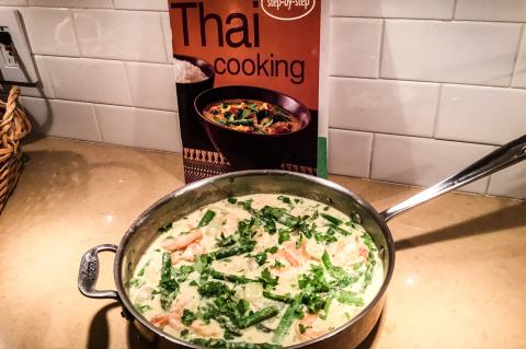 Green Shrimp Curry