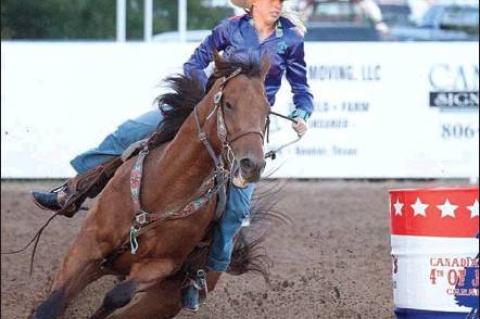 BARREL RACER DESSA HEXT AND CODE (PHOTO BY LINDSAY NORRIS)