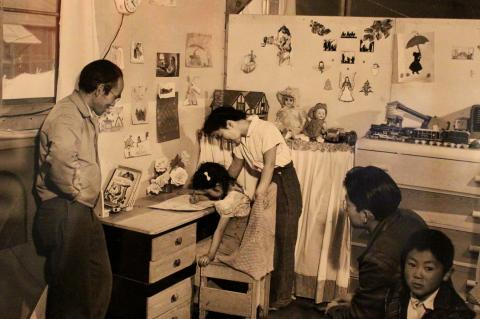 Mitsu, Margaret, Jane, and Roy Nakai and baby