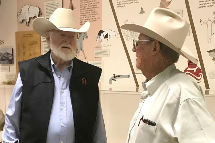 Red Steagall discusses the episode with Joe VanZandt, president of the Old Mobeetie Texas Association.