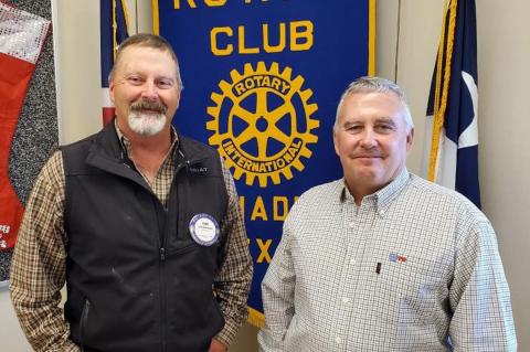Rotarian Curt McPherson with guest speaker Lee Chumbley