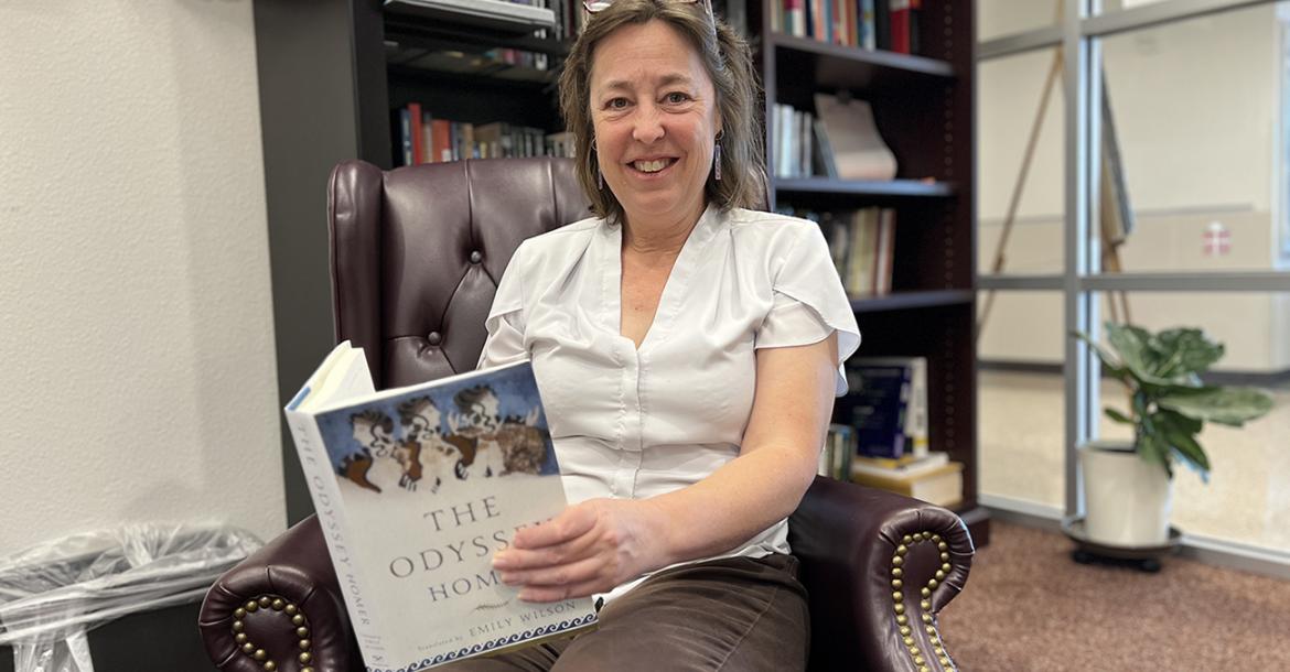 Great Books discussion leader Dr. Bonnie Roos